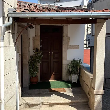 Quarto em Acomodações Particulares Casa De Santa Luzia *